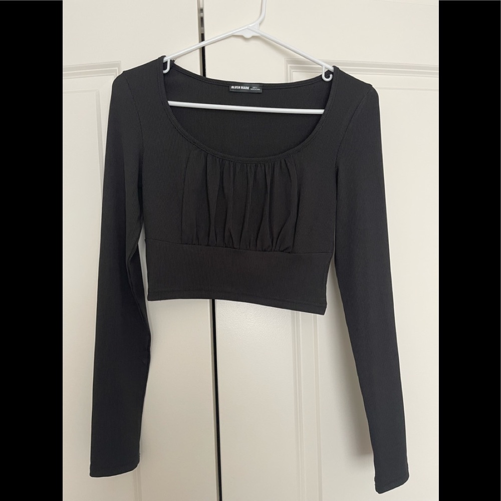 Great condition Blushmark Black long sleeve crop